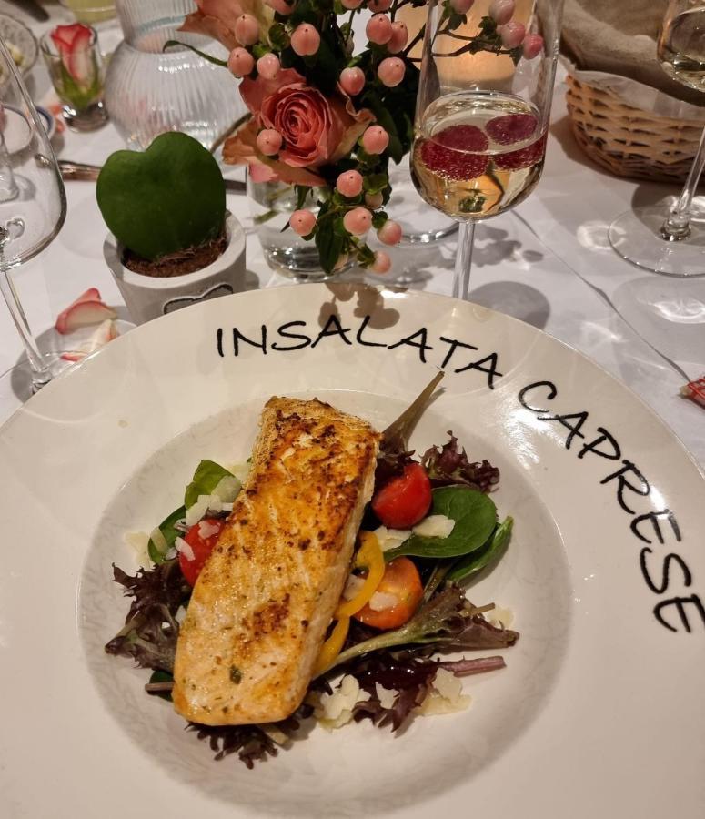 Moulin Le Fleurie Hotel Charenton-du-Cher Ngoại thất bức ảnh